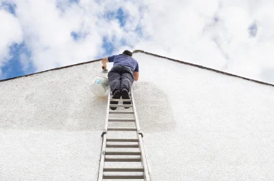 Peinture extérieure à la Ferrière-Bochard — façades et ravalement